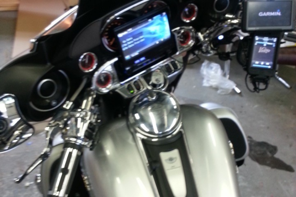 2012-10-25-17.17.55-960x640_c 2001 Harley Davidson Ultra Classic - Audio Upgrades 