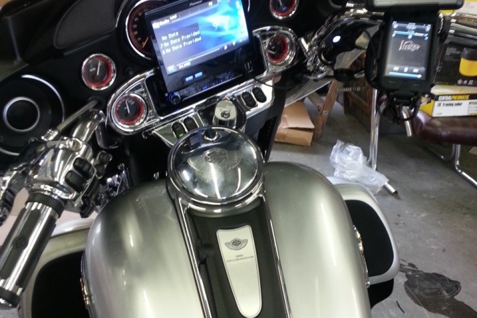 2012-10-25-17.18.00-960x640_c 2001 Harley Davidson Ultra Classic - Audio Upgrades 