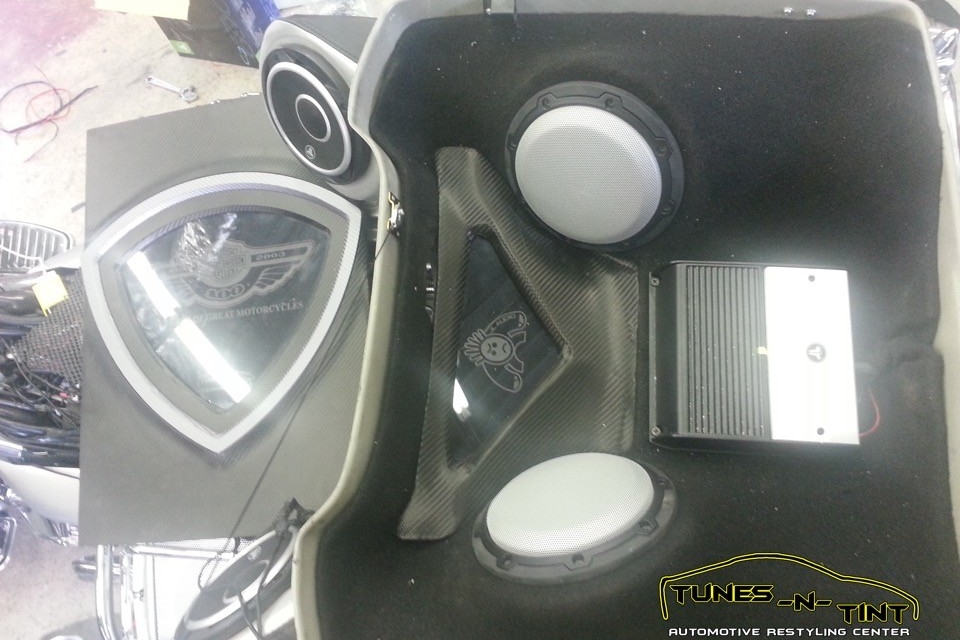 2013-07-12-14.46.29-960x640_c 2001 Harley Davidson Ultra Classic - Audio Upgrades 