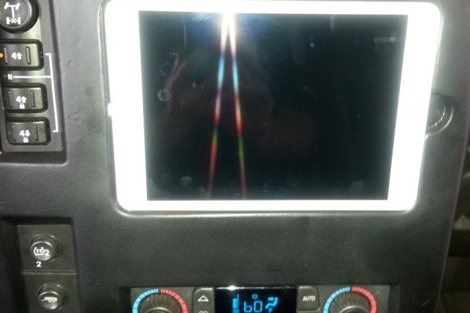 20131009_123412-960x640_c 2006 Hummer H2 - Custom IPAD Dash 