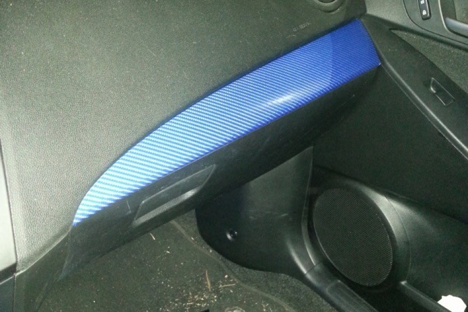 20140424_222829-960x640_c 2013 Mazda 3 - Carbon Dash Wrap 