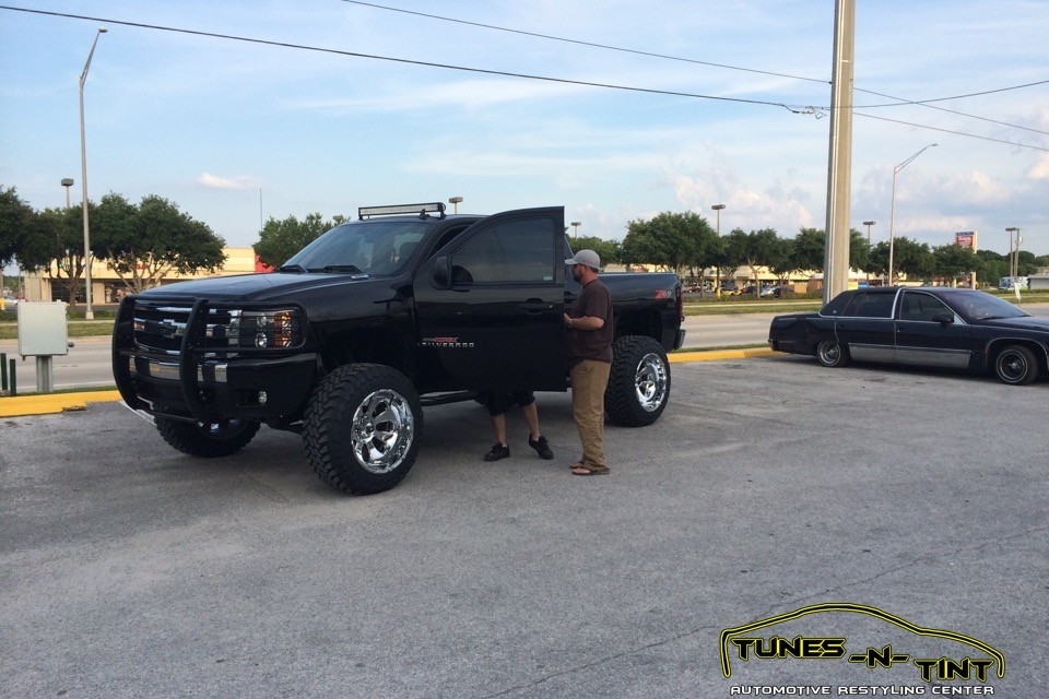 IMG_1110-960x640_c 2006 Chevrolet Silverado HD - Remote Start 