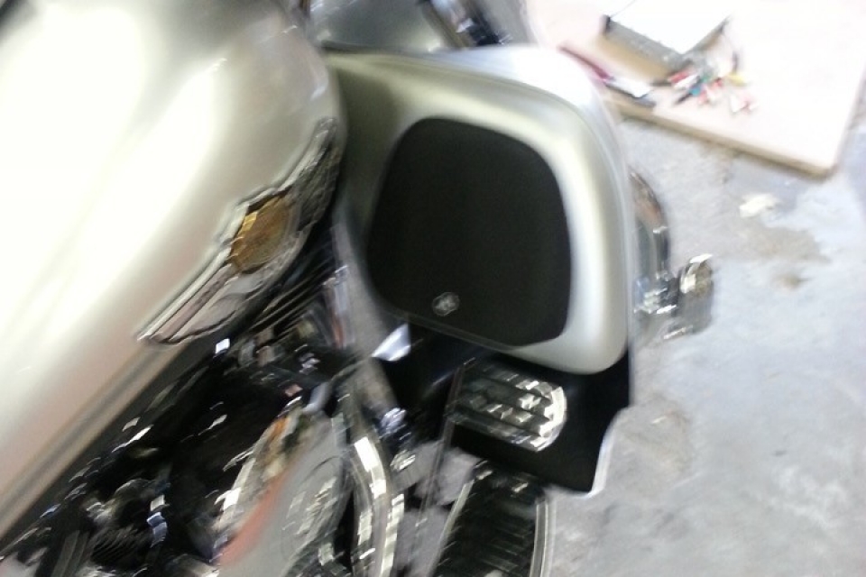IMG_20121025_171837-960x640_c 2002 Harley Davidson Ultra Classic - Audio Upgrades 
