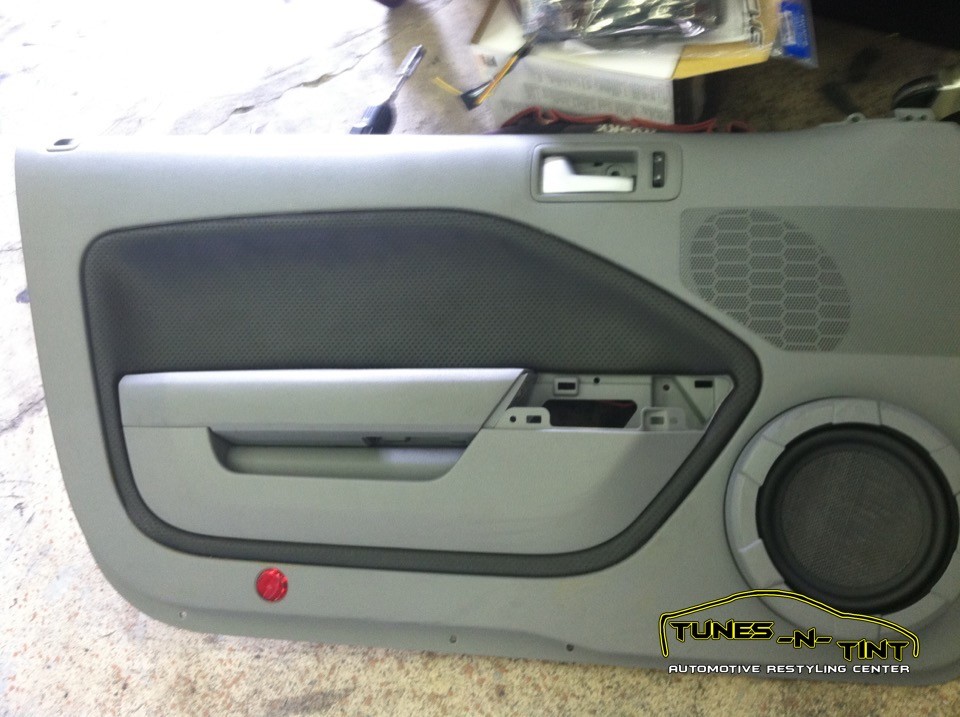 2006 Ford Mustang - 8in Door Speaker 