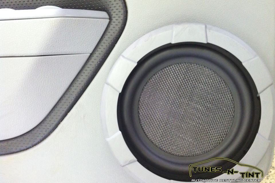 IMG_2646-960x638_c 2006 Ford Mustang - 8in Door Speaker 