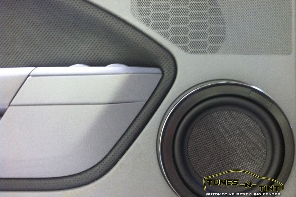 IMG_2647-960x638_c 2006 Ford Mustang - 8in Door Speaker 