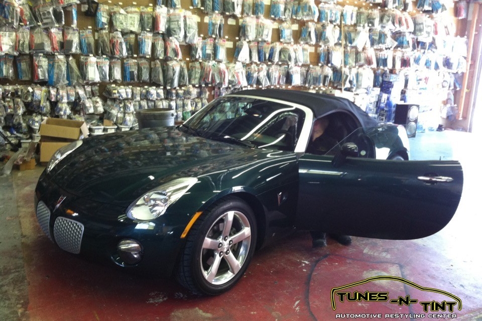 IMG_3798-960x640_c 2007 Pontiac Solstice - Custom Audio 