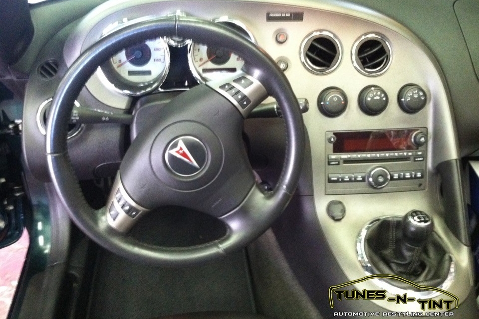 IMG_3803-960x640_c 2007 Pontiac Solstice - Custom Audio 