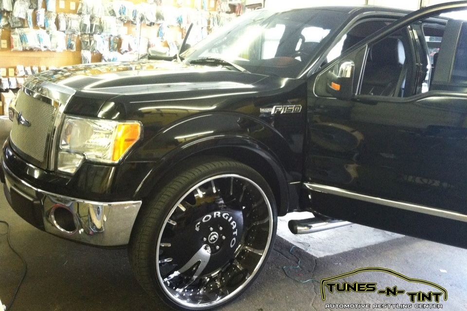 IMG_4072-960x640_c 2012 Ford F150 - Custom Audio 