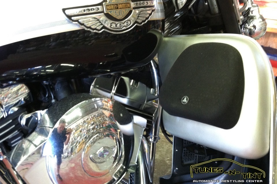 IMG_4161-960x640_c 2001 Harley Davidson Ultra Classic - Audio Upgrades 