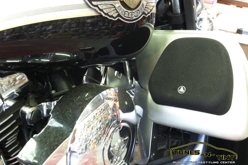 IMG_4162-960x640_c 2001 Harley Davidson Ultra Classic - Audio Upgrades 
