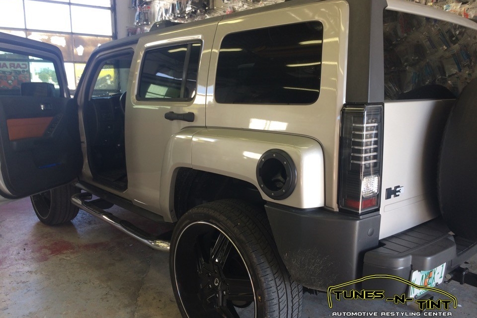 IMG_6540-960x640_c 2005 Hummer H3 - Custom Audio 