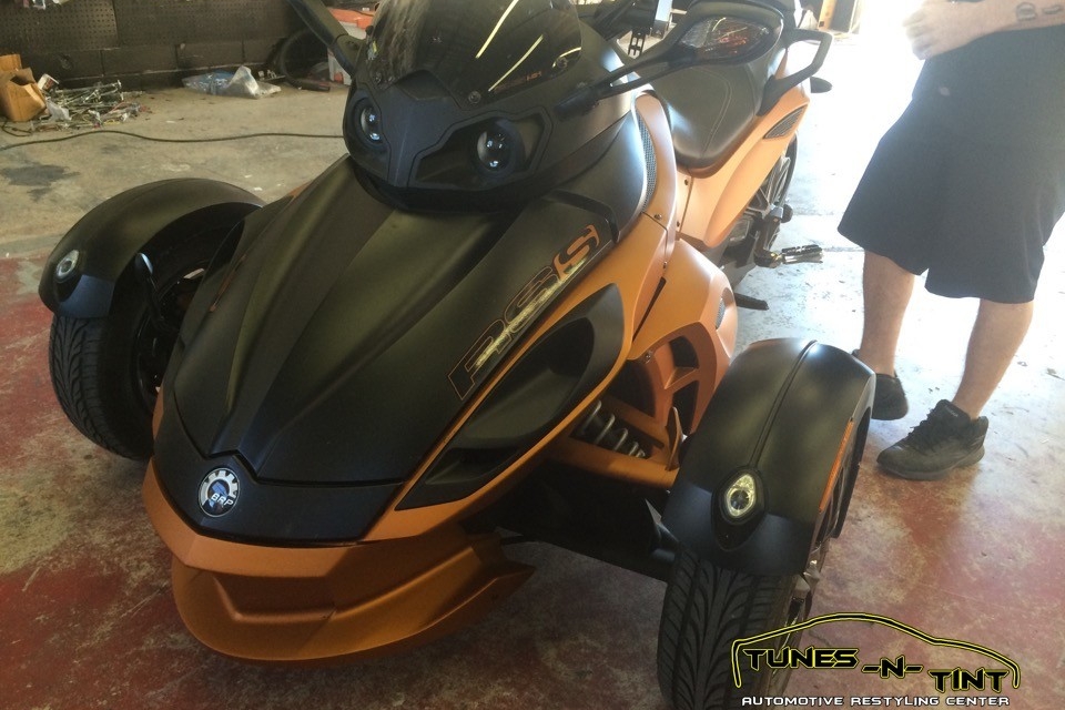 IMG_7218-960x640_c 2011 Can Am Spyder - Custom Audio 