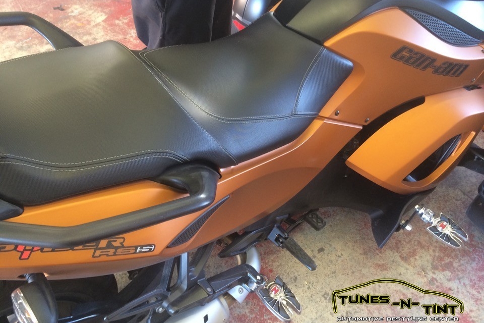 IMG_7224-960x640_c 2011 Can Am Spyder - Custom Audio 