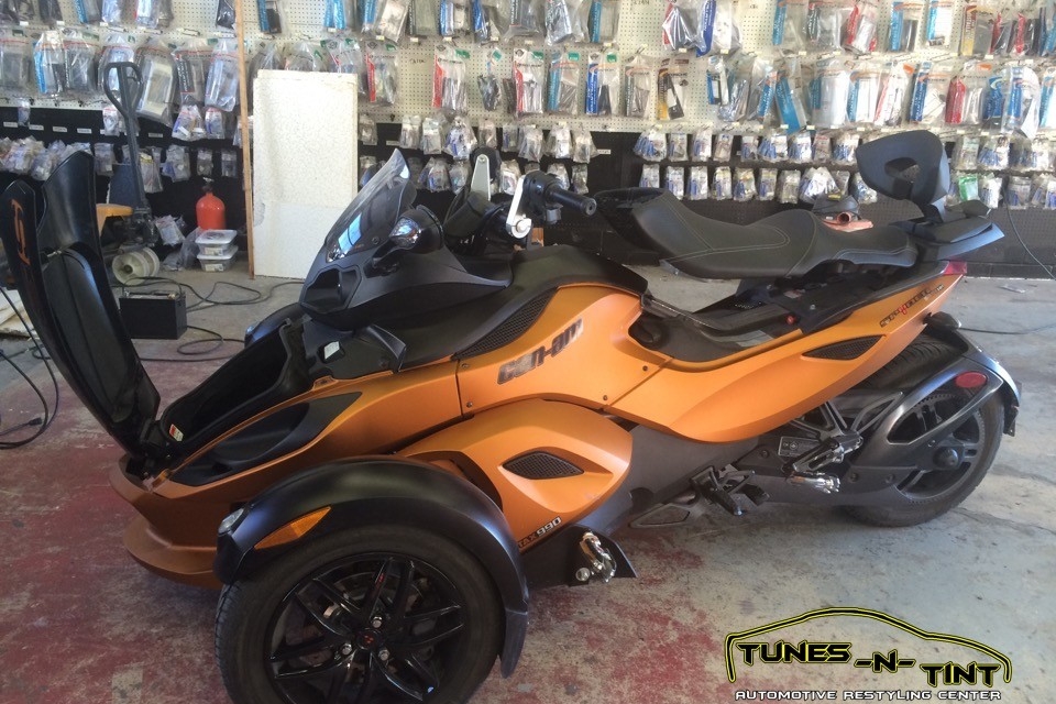 IMG_7226-960x640_c 2011 Can Am Spyder - Custom Audio 