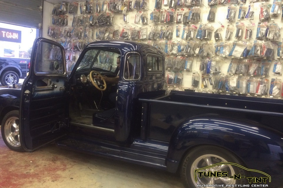 IMG_7888-960x640_c 1946 Chevrolet Pickup - Custom Audio 